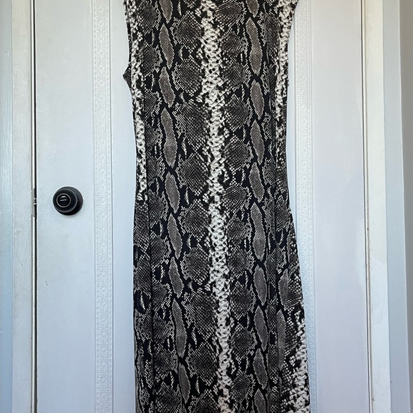 Snake print dress - Picture 4 of 6